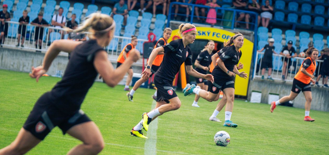 Fotbalistky začínají sezonu zápasy se Slovenskem a Severním Irskem