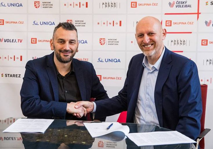 Úspěšný kouč pokračuje. Athanasopoulos povede reprezentaci do šampionátu v Brně